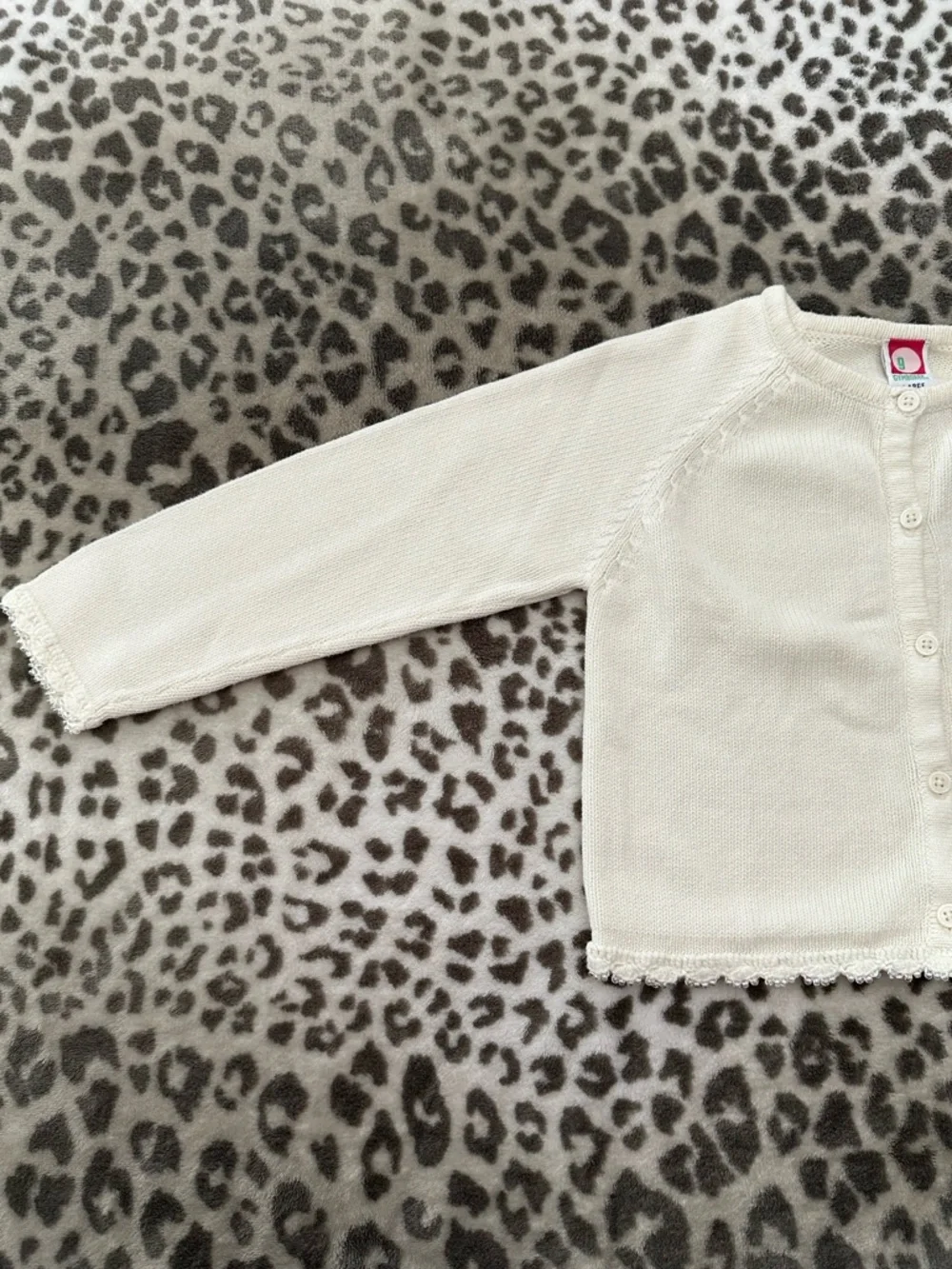 2001 Gymboree Off White Cream Button Up Sweater Bead Details Size 5 Large
